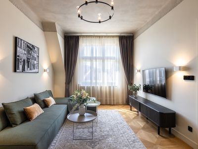 Luxury 2 bedroom apartment with AC in the Old Town