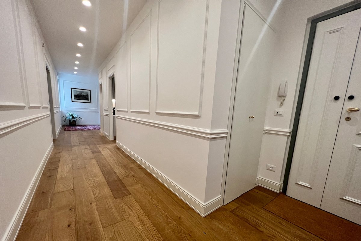 Newly renovated luxury flat in central Florence gallery image 5