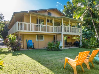 Beautiful Home One Block to Beach at Hanalei Bay