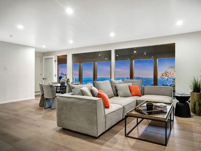 Modern Villa On Sunset Plaza