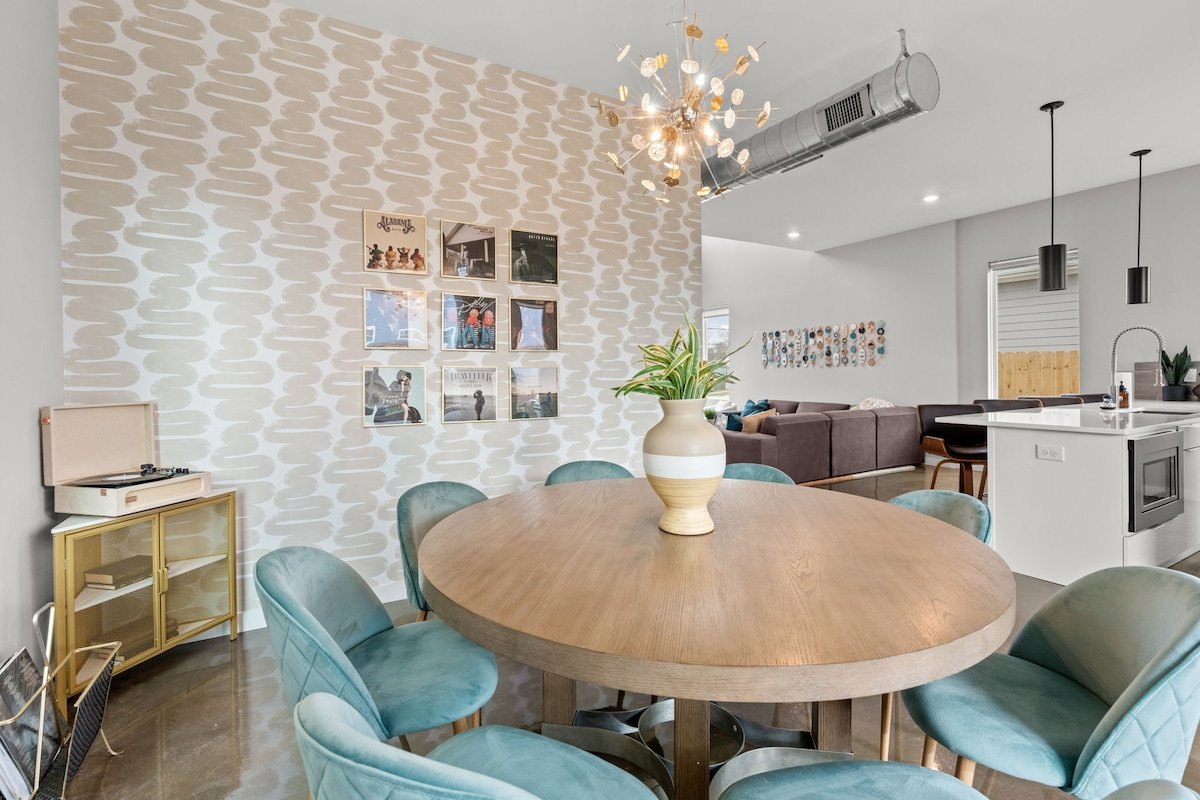 Private Pool w/ Hot Tub Minutes from Broadway gallery image 5