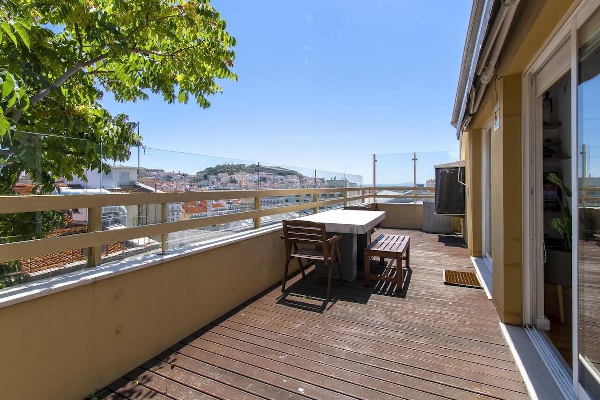 Amazing Penthouse Bairro Alto Duplex Apt gallery image 5