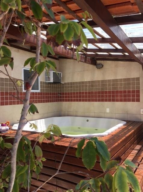 Penthouse w/Jacuzzi – Barbecue 200m from the Beach gallery image 4