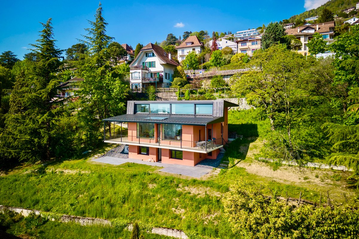 Villa Rose in the center of Montreux by GuestLee