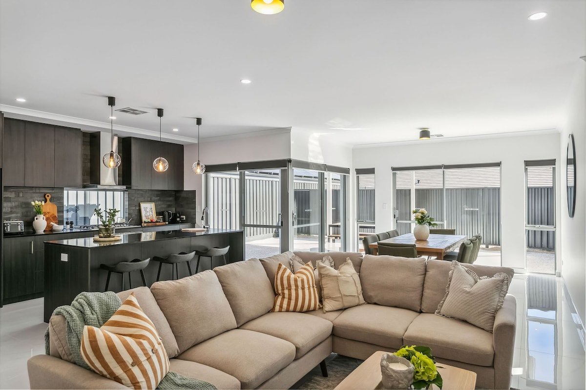 Kids Play Room | 75 Inch TV | WFH Space gallery image 3