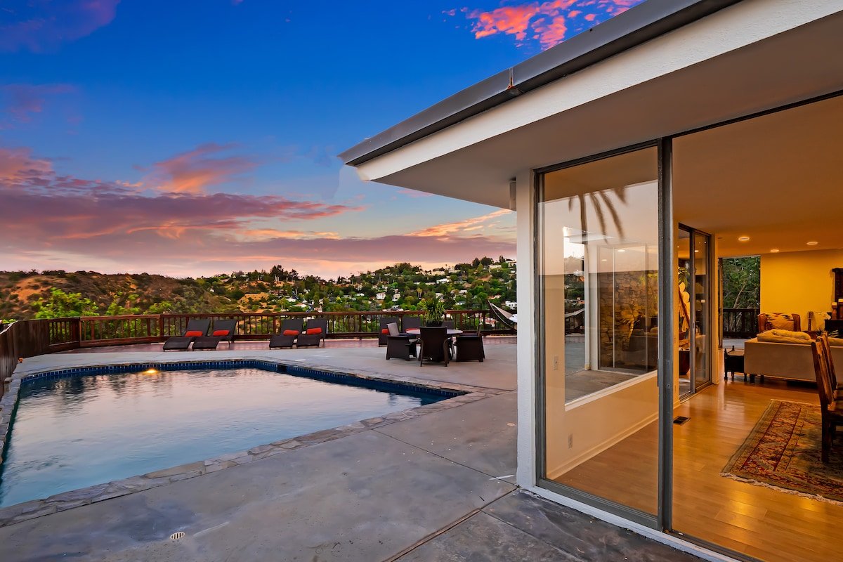 MULHOLLAND HILLS RETREAT W/BEST VIEWS IN LA gallery image 4