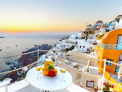 SantoriniParadise: PARADISE and HELIOS cave houses