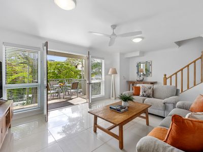 huge 3 level 4 bed family villa , river views