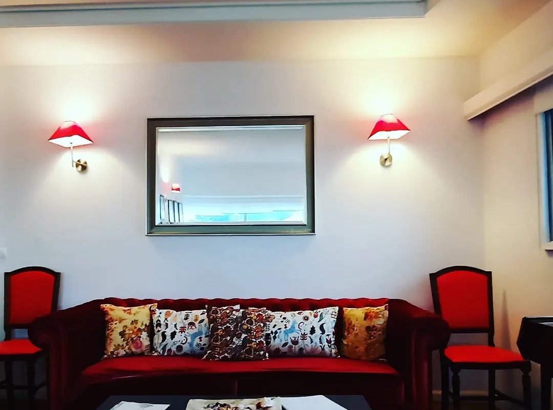 Vintage Apt I 10-12 People – 2 Free Parking gallery image 5