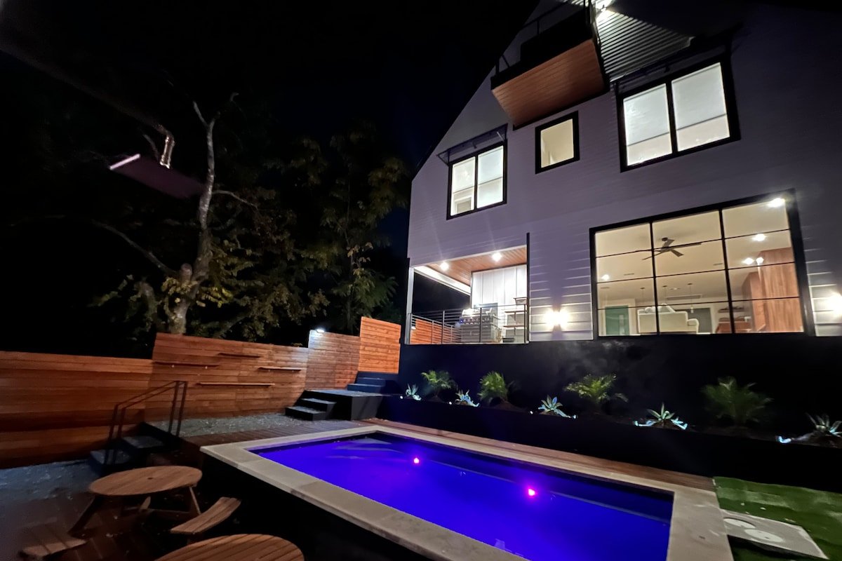 Massive Hot Tub! January 10th WKND Discounted 50%! gallery image 2