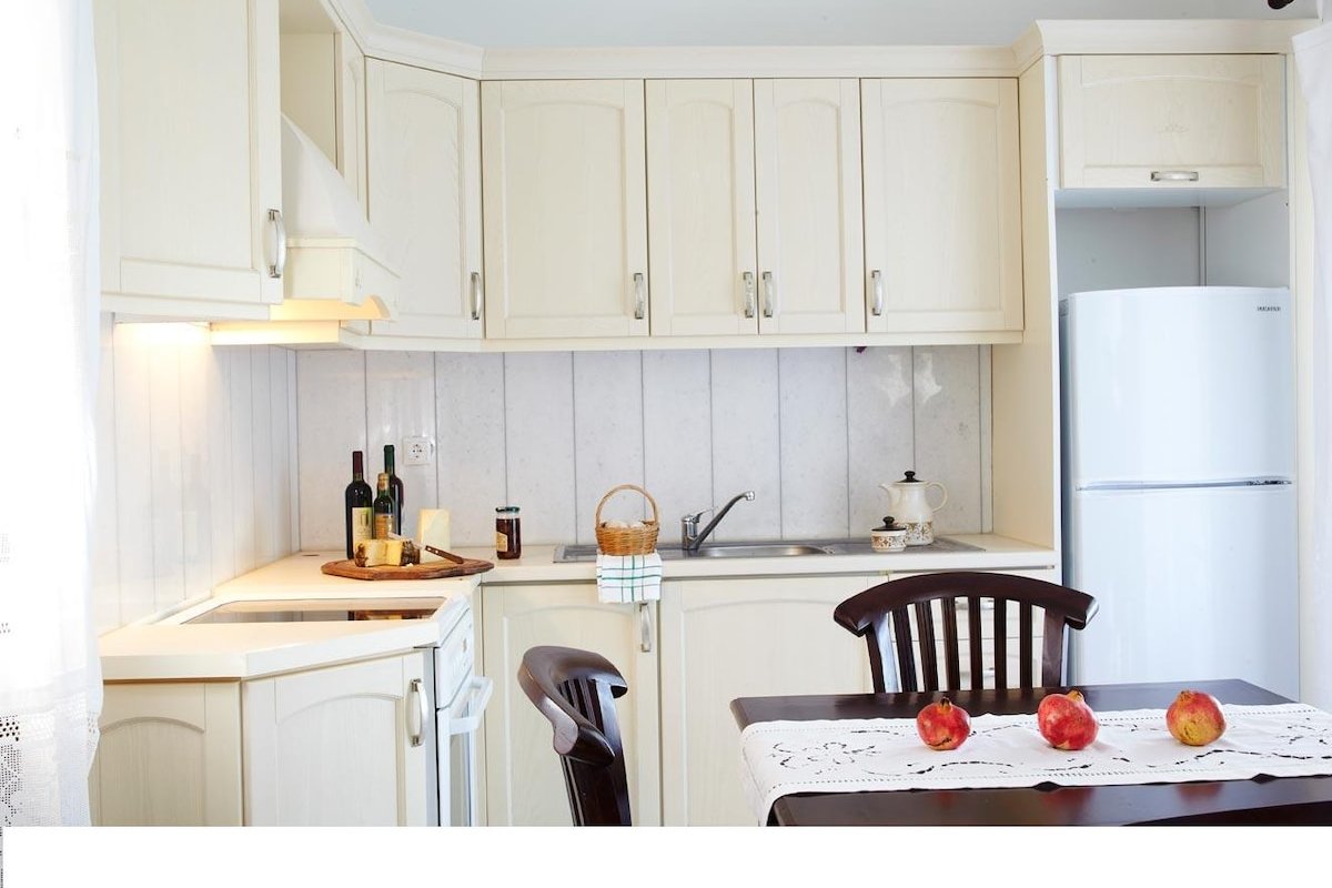 Three bed villa w. sea view, hot tub, breakfast gallery image 4