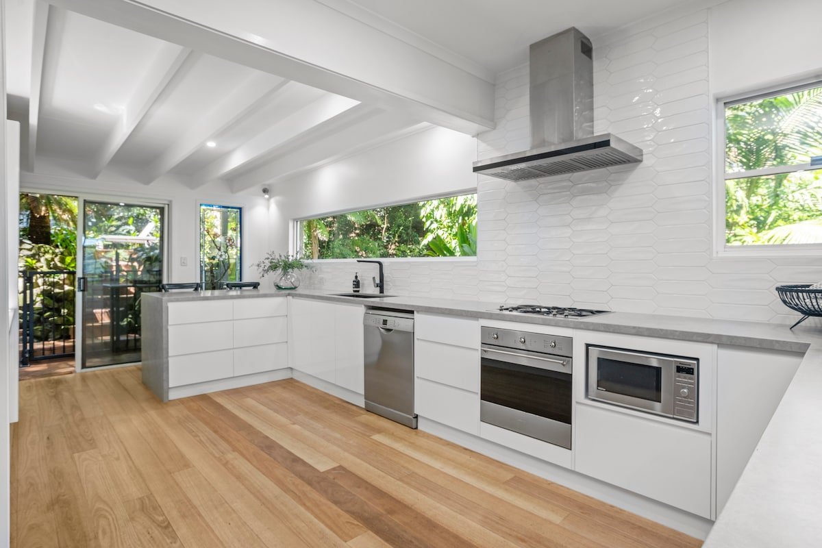 Memories @ Wategos Beach House with Pool Byron Bay gallery image 5