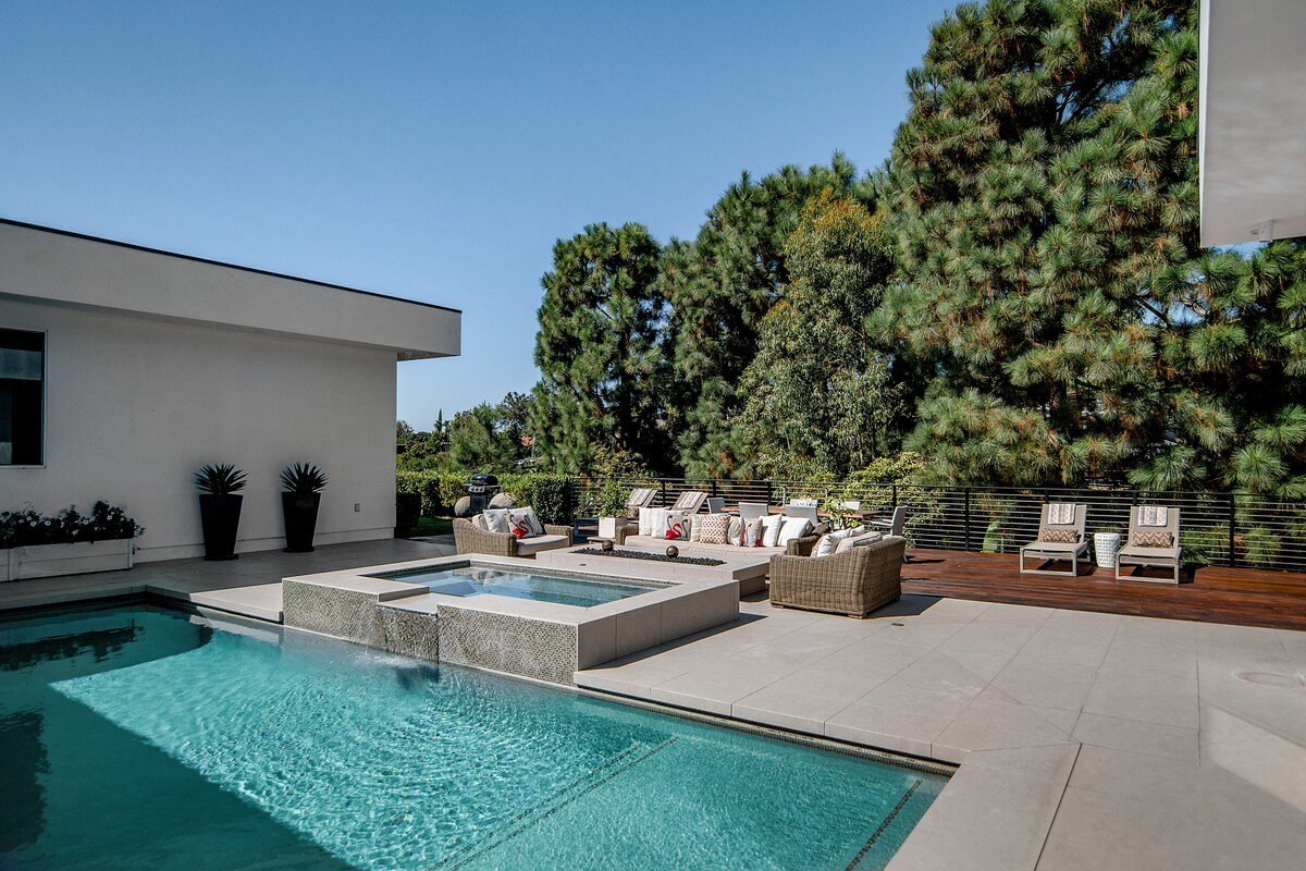 Trousdale Modern gallery image 4