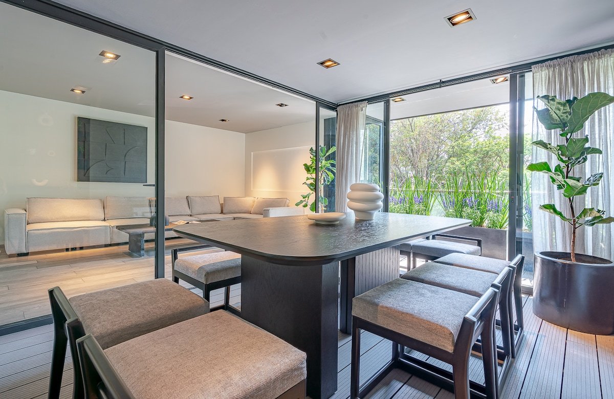 Minimal Zen PH | Iconic Terrace Steps from Masaryk gallery image 2