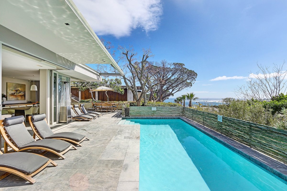 Blinkwater Villa – Camps Bay luxury next to beach