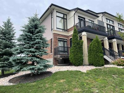 Modern B&B w/Grand Piano (LTR)