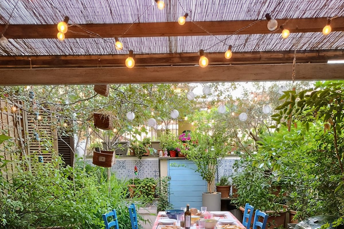 Casa e terrazzo verde in centro