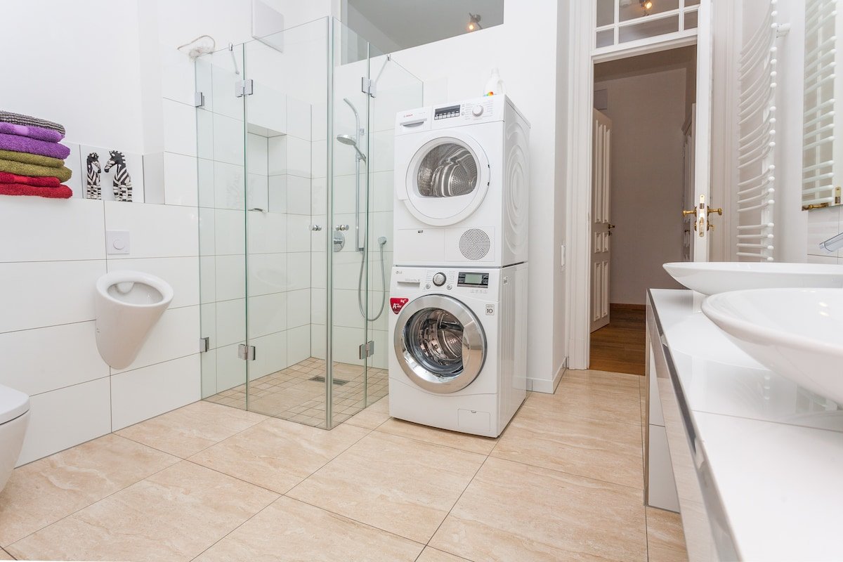 Central Landmark near Checkpoint Charlie gallery image 5