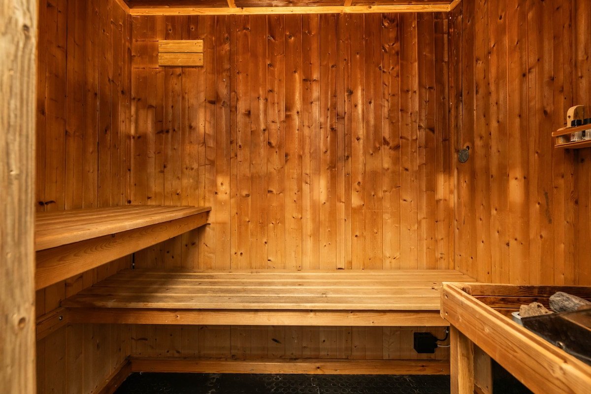 Boeing Airliner Private Jet with hot tub and sauna gallery image 4