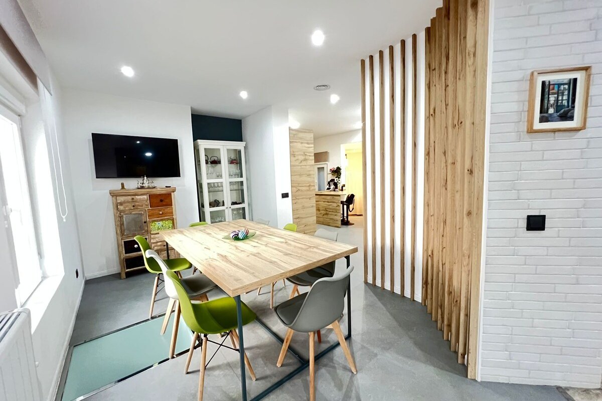 Stunning and charming 10 pax gallery image 4