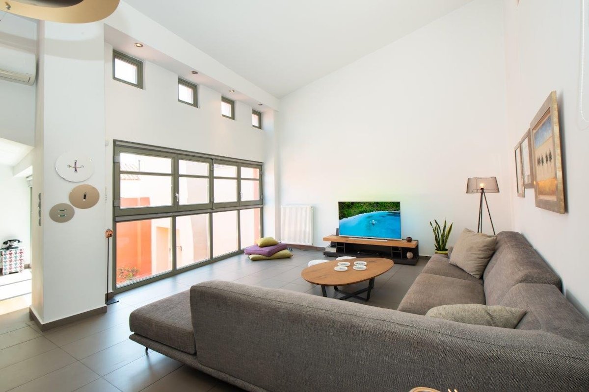 DesignStay in Plaka with Courtyard | by Acropolis gallery image 3