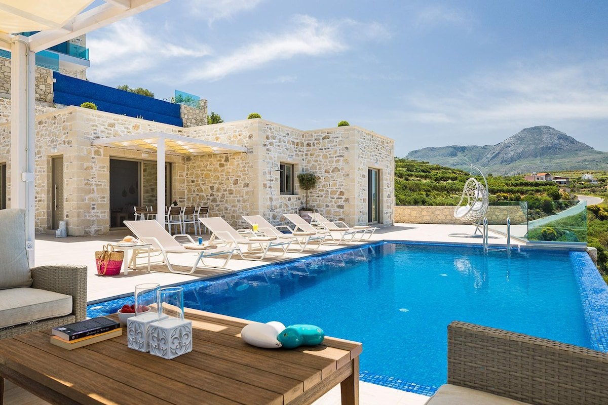 Bonsai Villa, 3 BD, 3 BA, lovely sea views gallery image 5