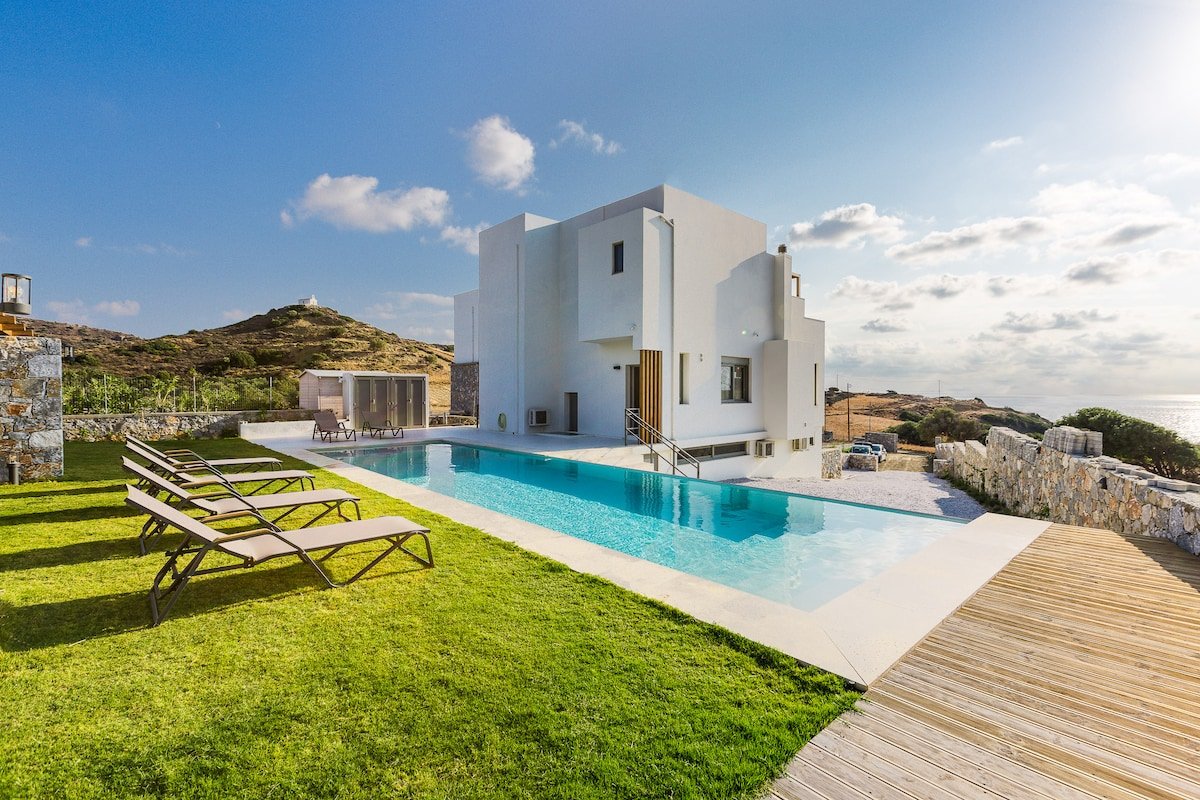 Villa Theano – Walk to the Beach & Sea View gallery image 3
