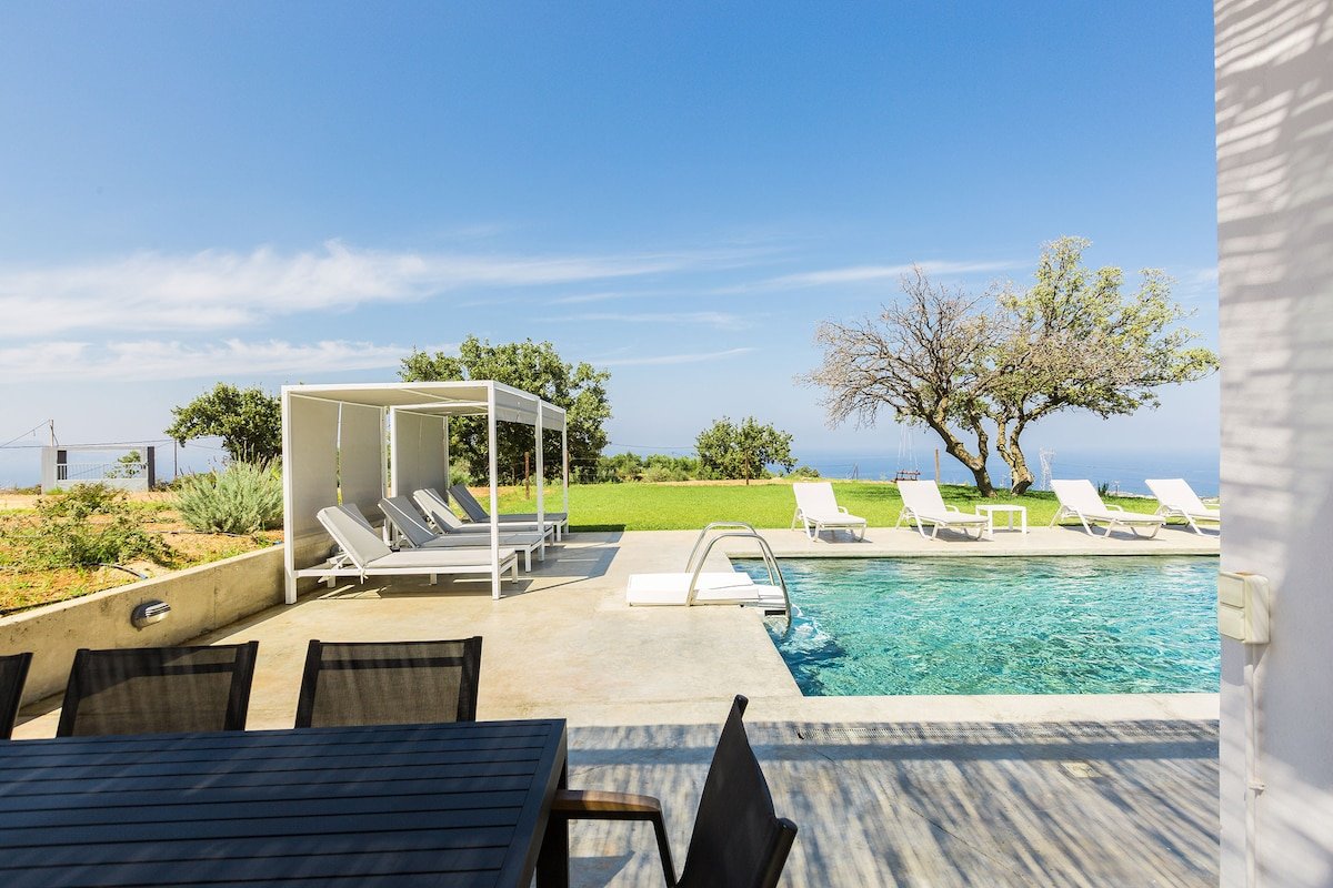 Villa O2 – With Private Heated Pool gallery image 5