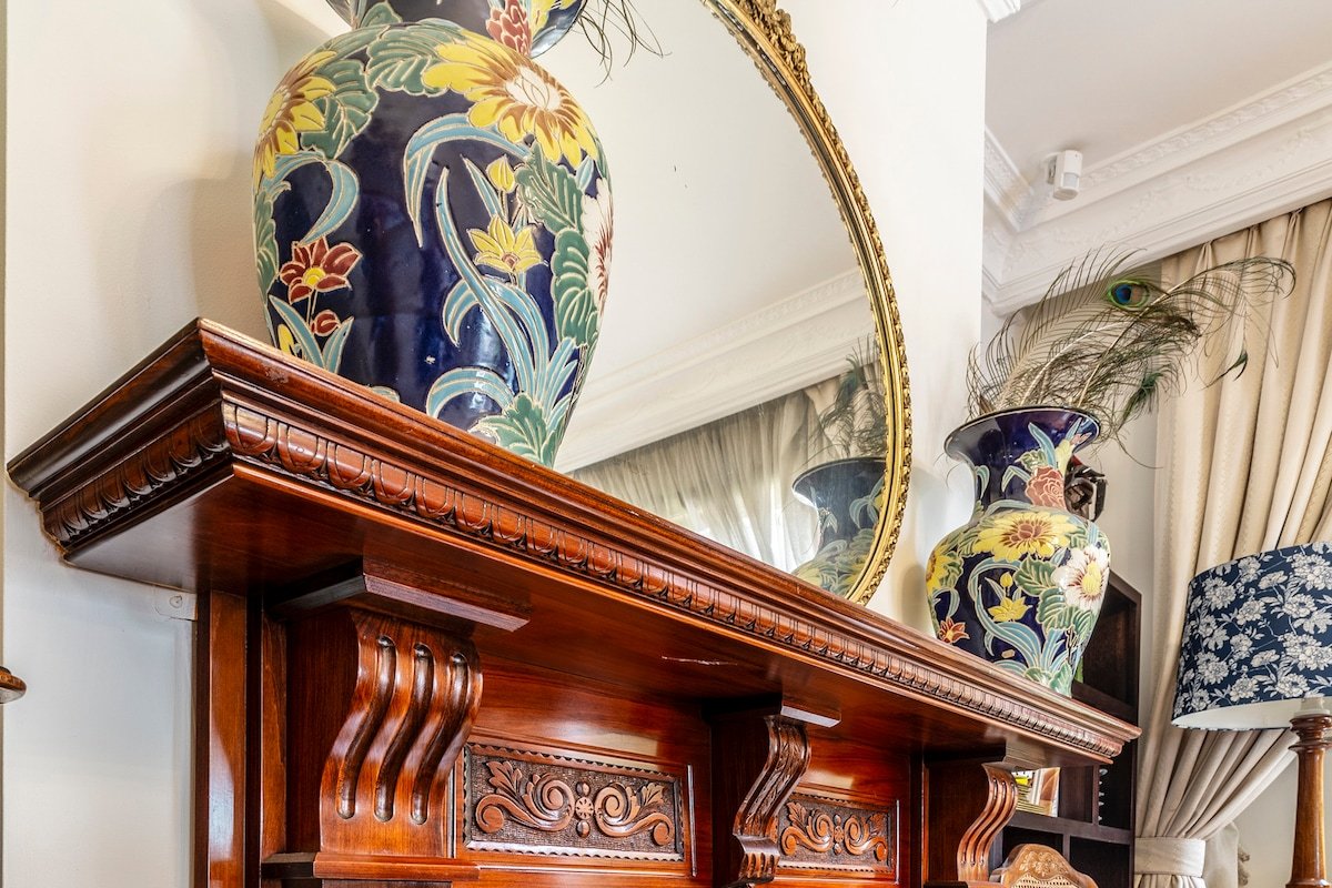 Windsor Manor: Edwardian charm, centrally located gallery image 4