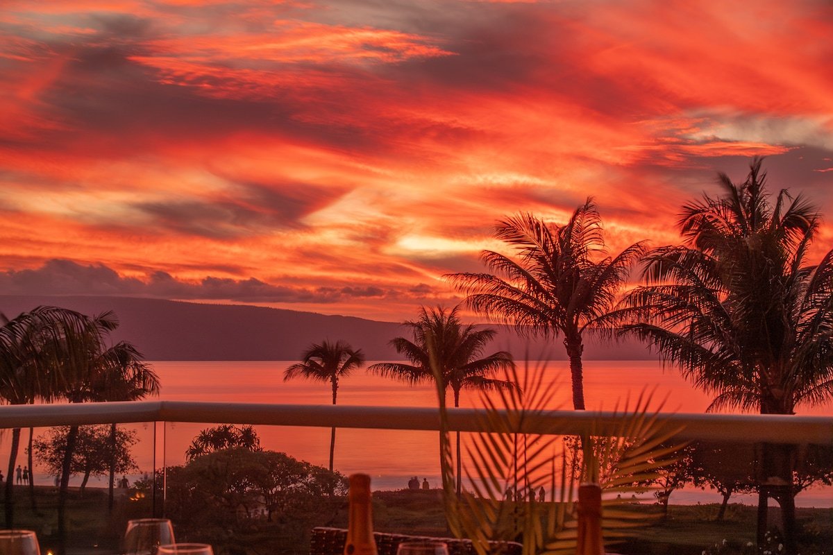 Oceanfront Views Above Dukes – Honua Kai H351 gallery image 3