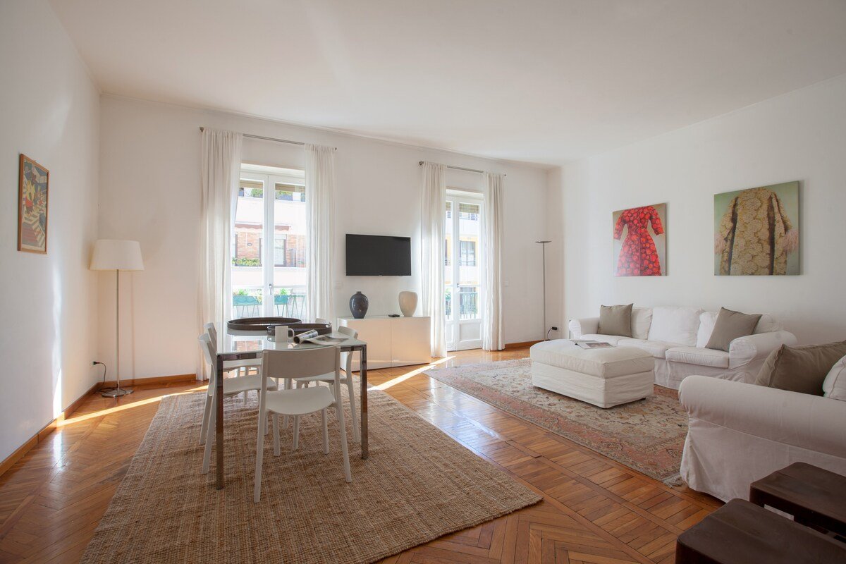 Bocconi Navigli Boutique 3BR I Hacca Collection gallery image 3