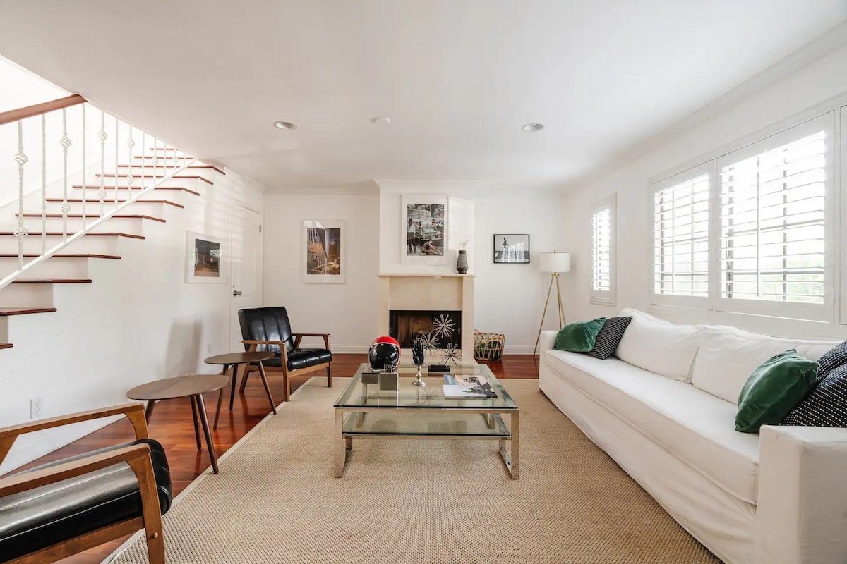 Elegant Coastal Sanctuary gallery image 4