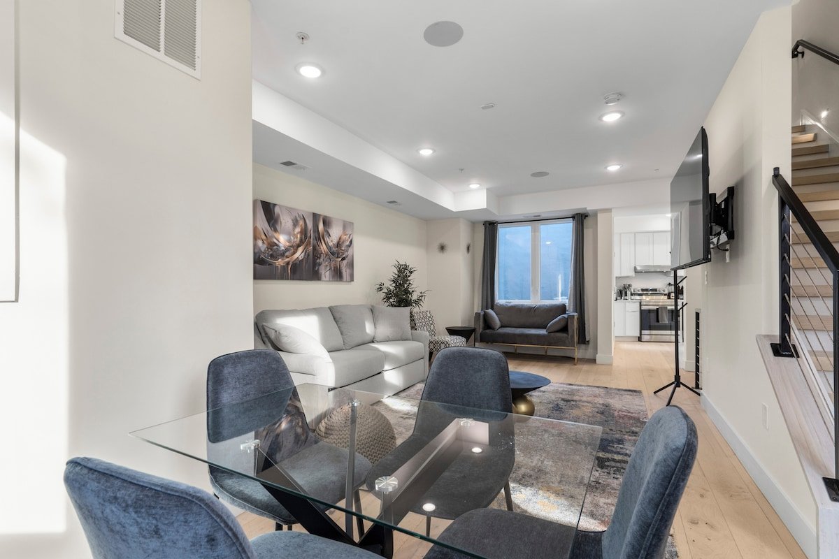 Townhouse at Capitol Hill 2 with Roof Top Discount gallery image 3