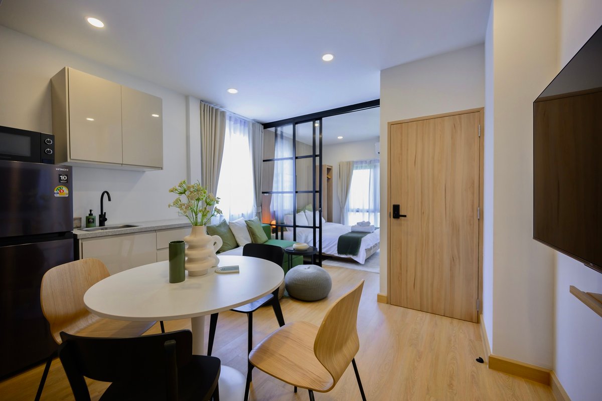 5 Bed 5 Bath / Whole Floor with 2 units adjacent