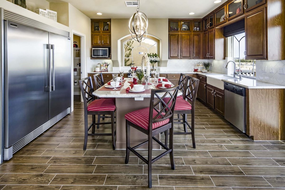 LuxVegas 5-Star Model Home w/ Pool Table & Balcony