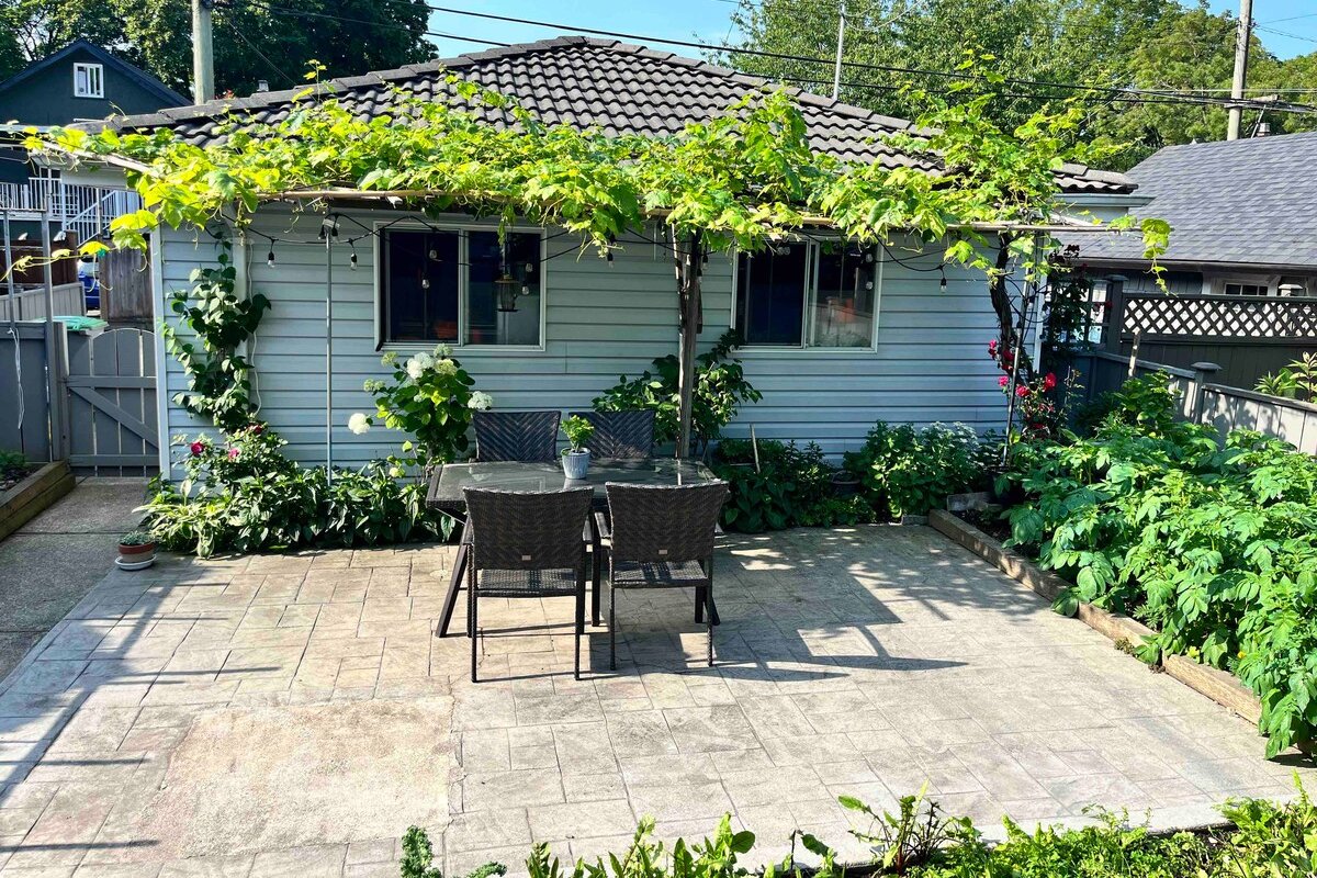 Spacious Kitsilano Home with Sunny Patio + Garden gallery image 5