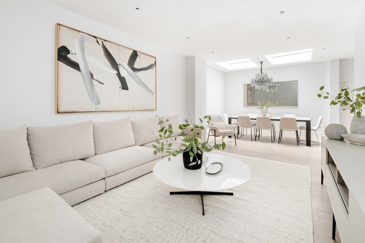 Stunning Knightsbridge 4 bedroom house w/ balcony