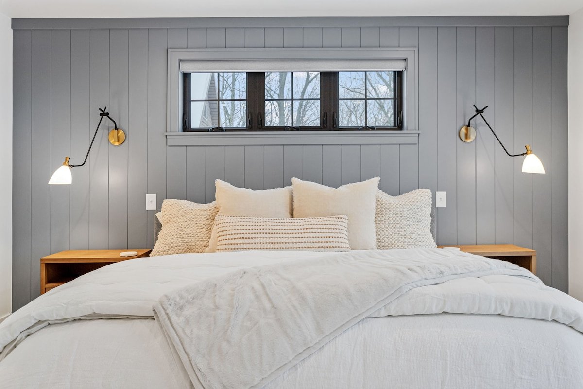 Family Luxury Lakefront Sunsets • Beach • Golf