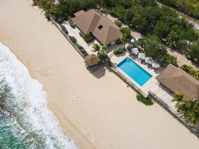 Blue Beach (4 bedrooms) – Baie Longue beachfront v