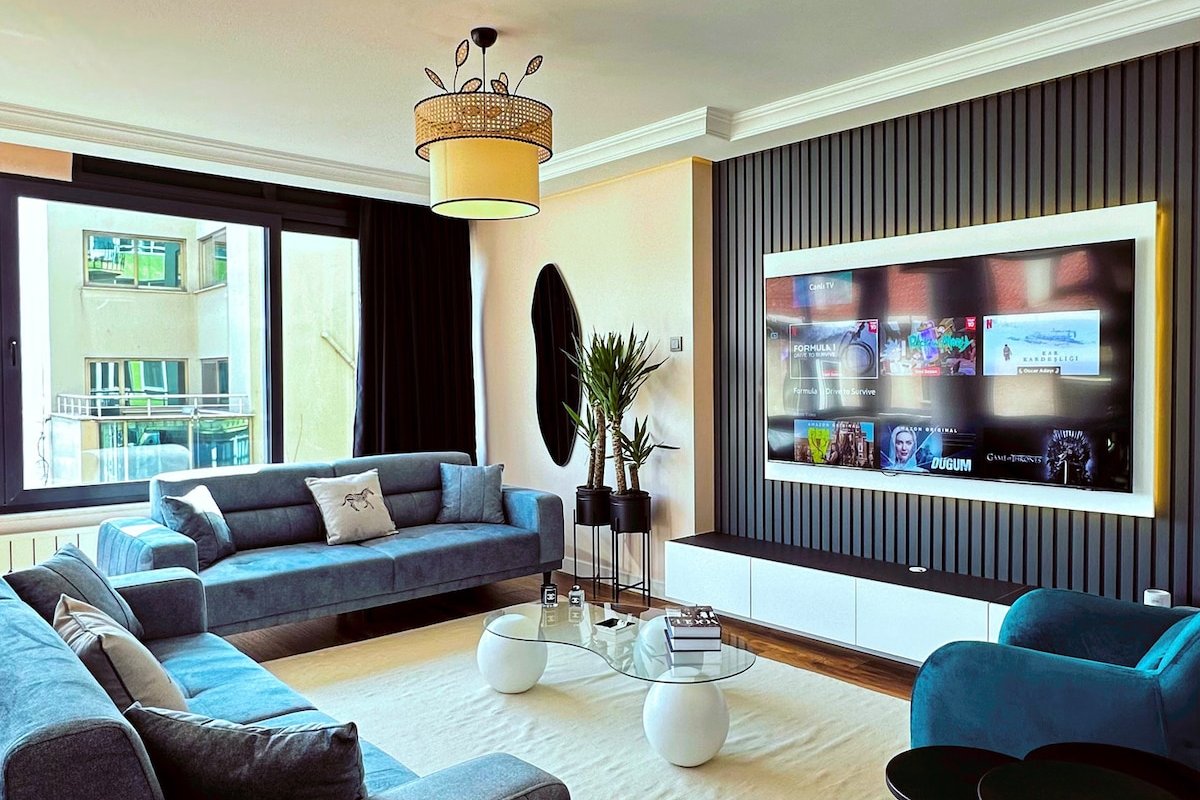 Deluxe Serenity Bosphorus viewed city center Apt. gallery image 3