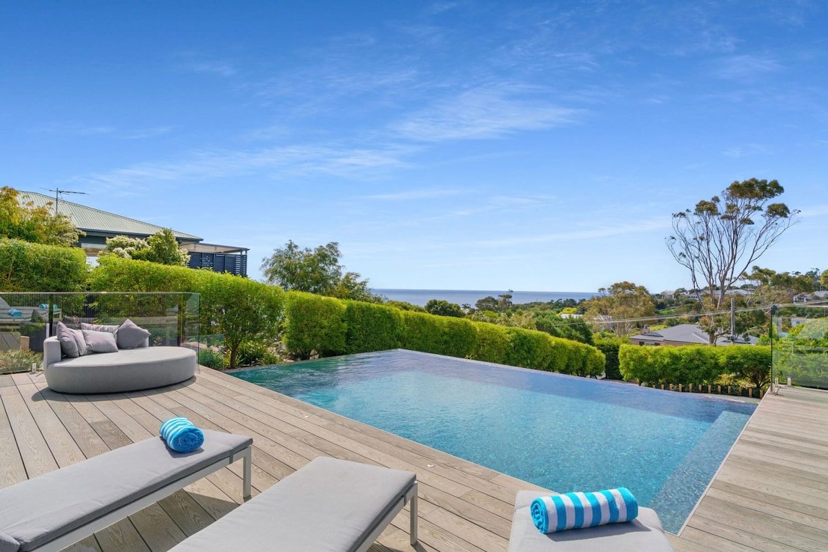 Luxury Entertainer – Bay Views, Infinity Pool gallery image 5