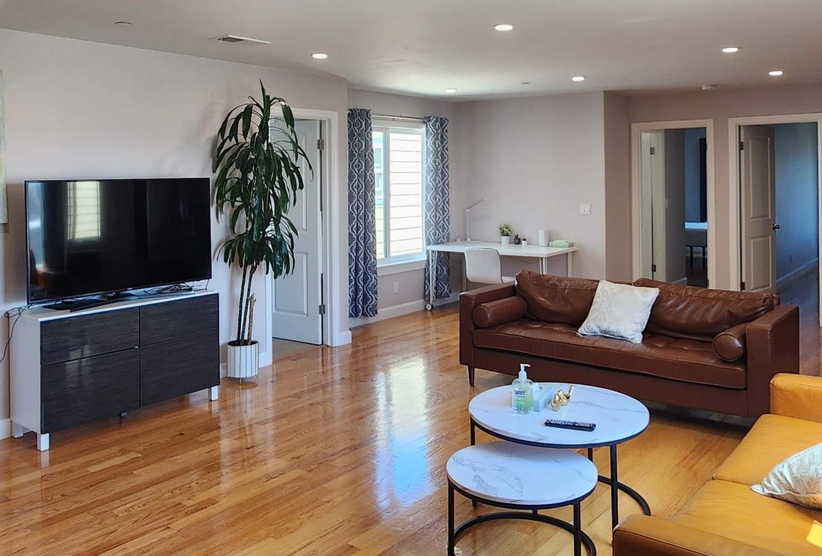 8-BR, 8-Bath Home: Your Perfect Staycation near SF gallery image 3