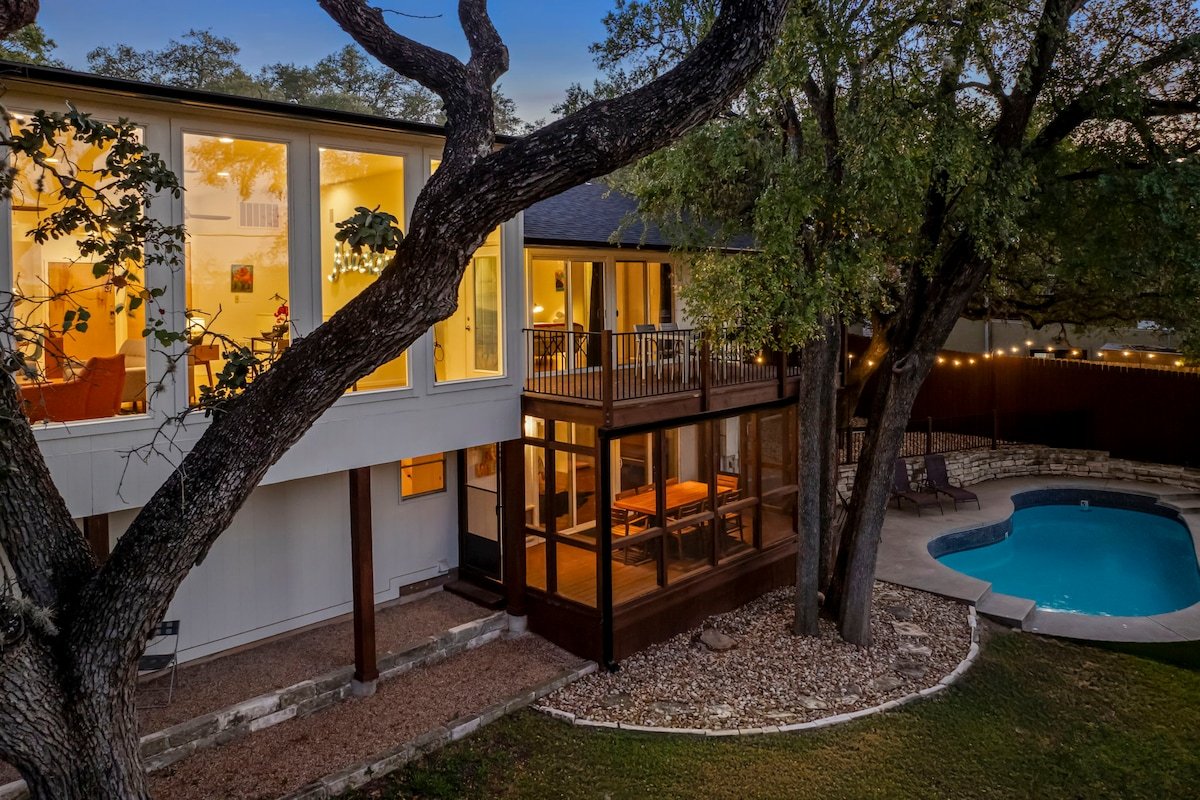 The Zilker Park Oasis with Heated Pool & Pinball gallery image 5