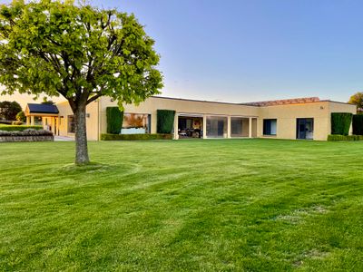 Relbia Retreat – Luxury Estate mins to Launceston