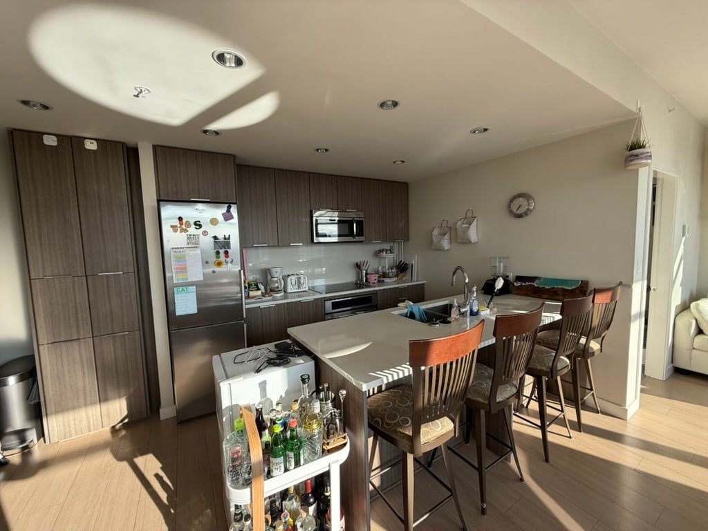 Modern Home in Heart of Downtown gallery image 4