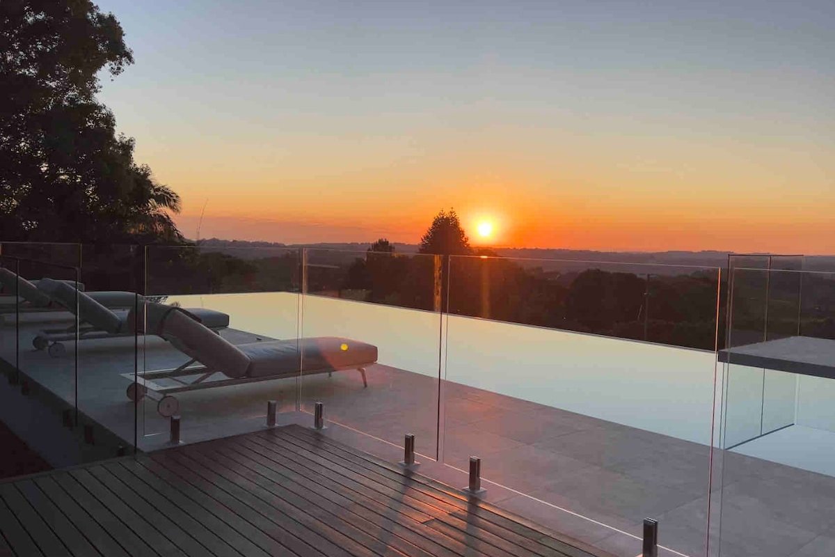 Temple First Light 8 Bedroom luxury Retreat gallery image 4