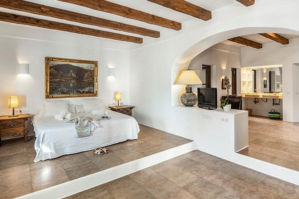 Total privacy- Mountain views- Pool- Jacuzzi- BBQ gallery image 2