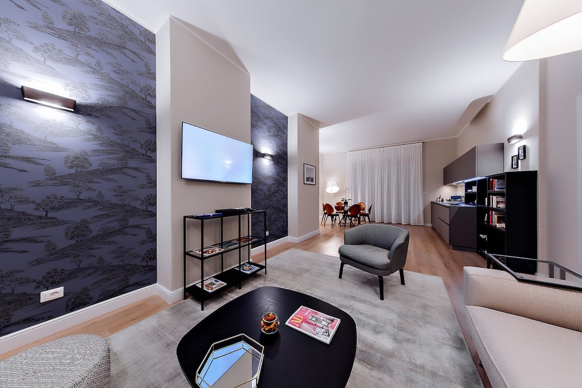 Milano Manzoni-MonteNapoleone VP103 C (CIM-01046) gallery image 2