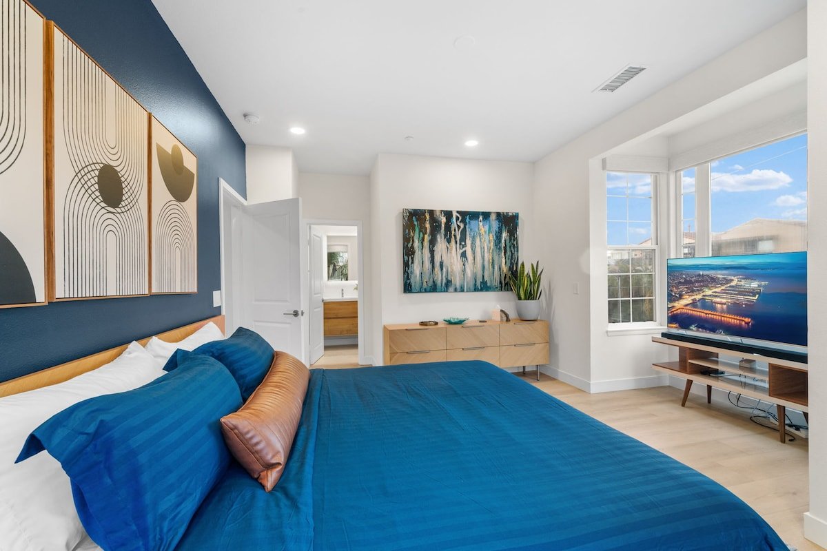 Hillcrest Hangar: Luxury Style, Urban Walkability! gallery image 4