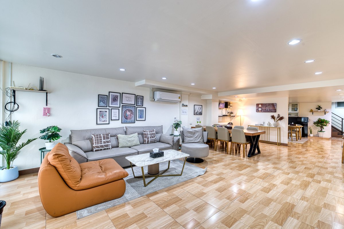 New 12 Bedroom 26 Persons Townhouse in Center